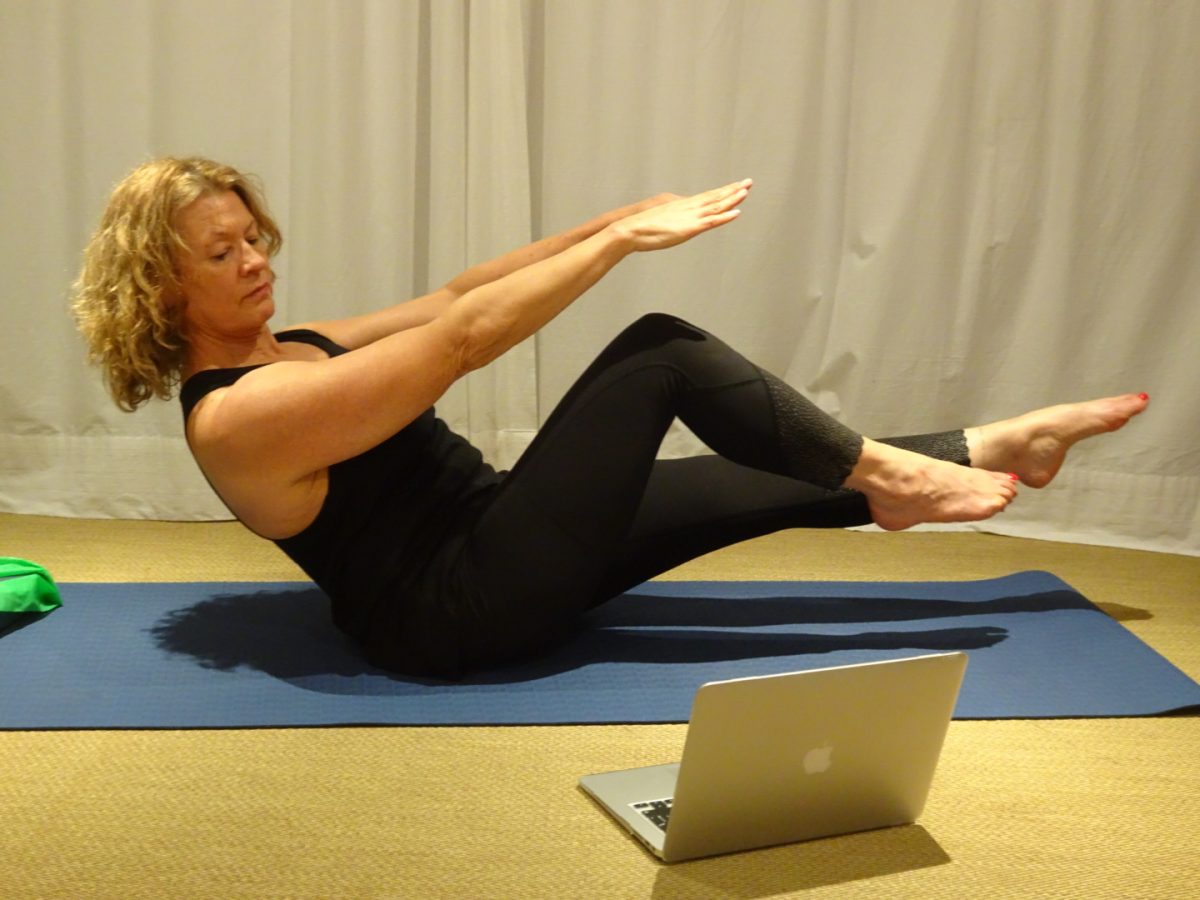 Ronel Byleveld delivers an online Pilates session